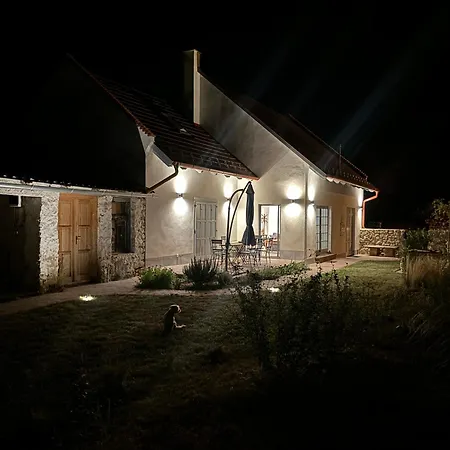 Lapillo Vendeghaz Villa Koveskal